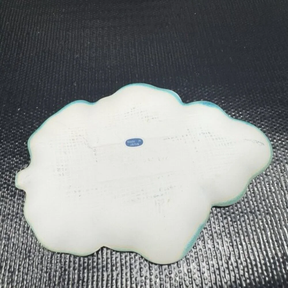 Pottery Dish vintage leaf